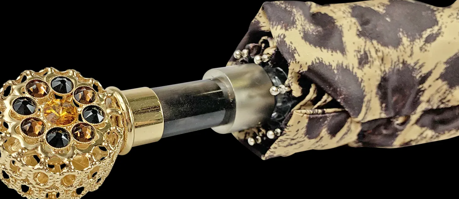 Elegant leopard design with filigree handle