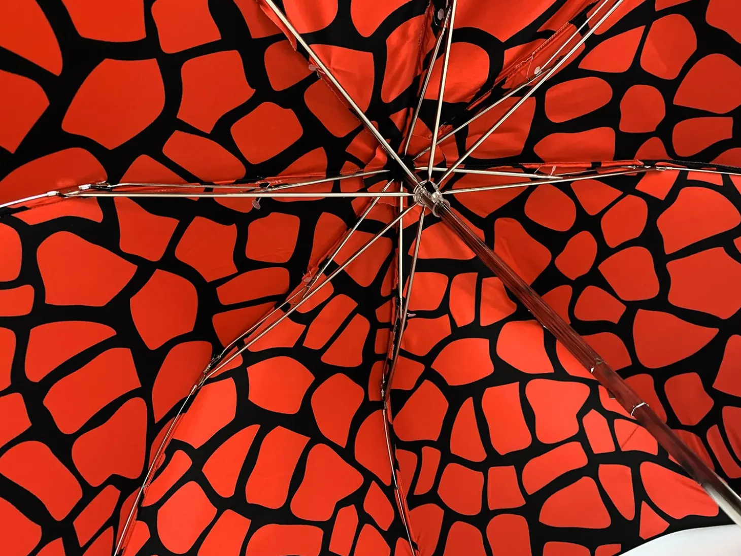 Handmade umbrella with Sphere decorated with red crystals